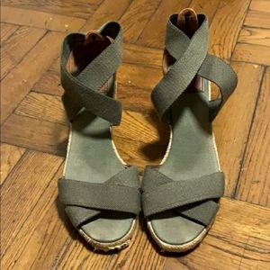 Tory Burch 3in Espadrille, Army Green, Size 10.5